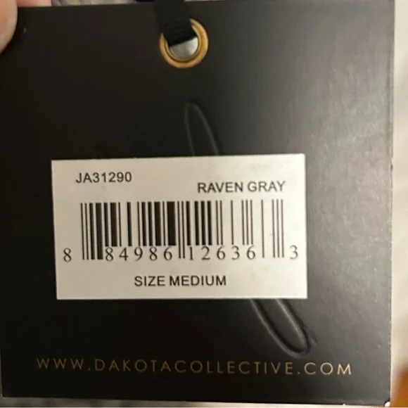 NWT Jack by BB Dakota black and white faux fur vest. Firm hook closures. SZ M - Picture 4 of 6